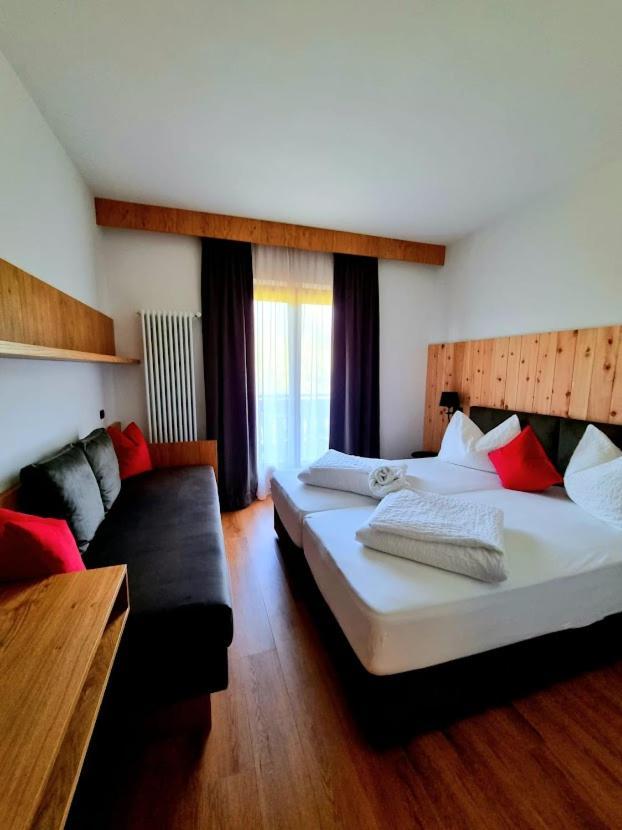 מונטניה Hotel Brueckenwirt - Al Ponte מראה חיצוני תמונה