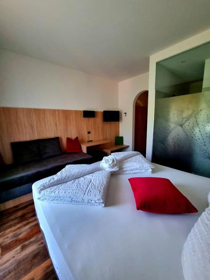 מונטניה Hotel Brueckenwirt - Al Ponte מראה חיצוני תמונה