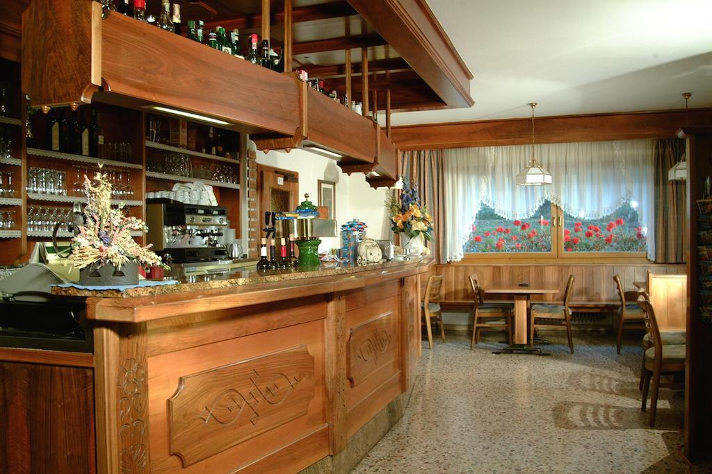 מונטניה Hotel Brueckenwirt - Al Ponte מראה חיצוני תמונה