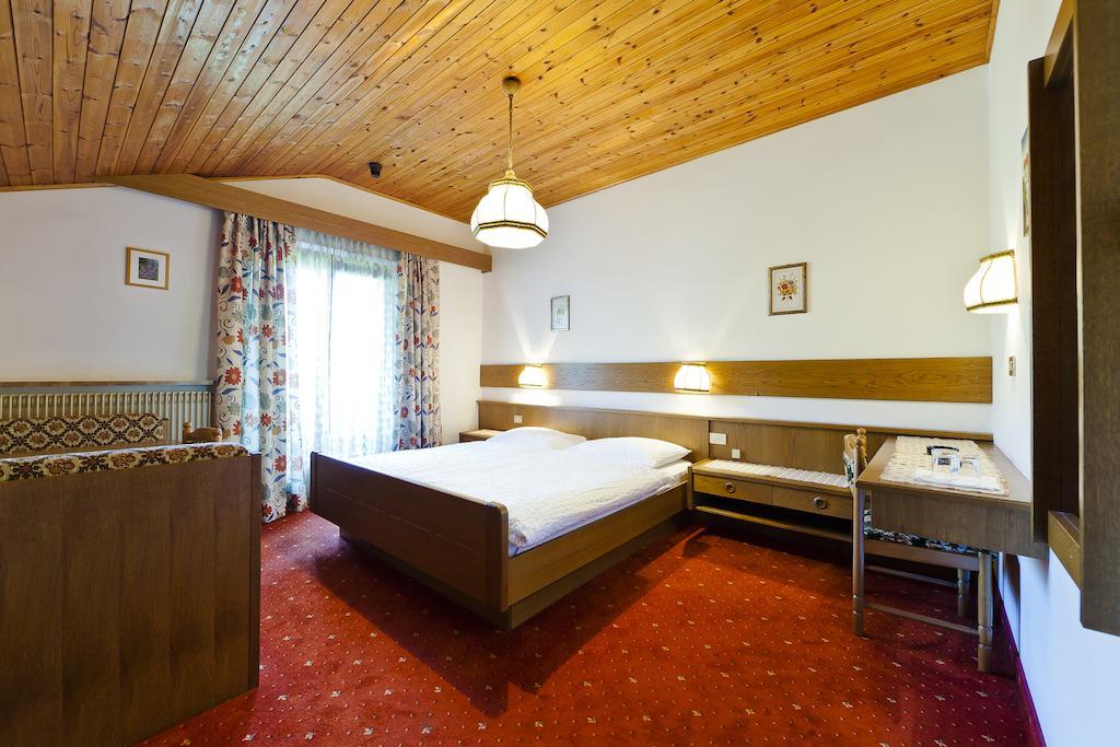 מונטניה Hotel Brueckenwirt - Al Ponte חדר תמונה