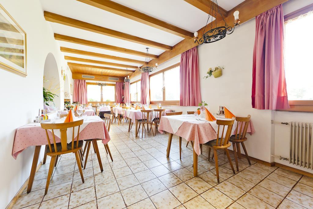 מונטניה Hotel Brueckenwirt - Al Ponte מראה חיצוני תמונה