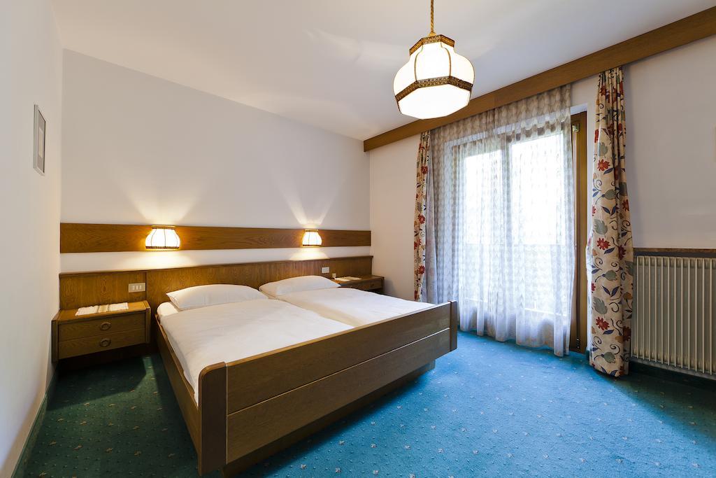 מונטניה Hotel Brueckenwirt - Al Ponte חדר תמונה